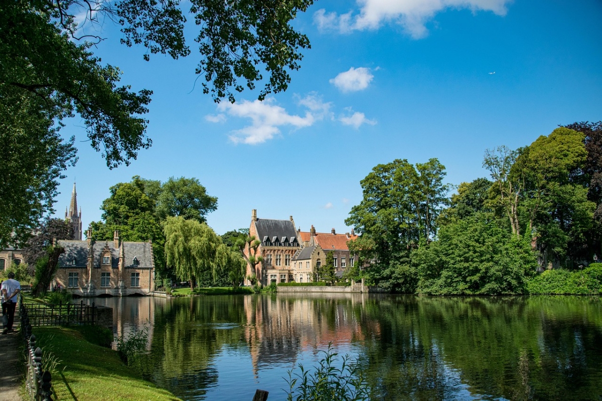 Θα ανακαλύψεις όμορφα μέρη κατά τη διάρκεια οδικής εκδρομής με τουριστικό λεωφορείο